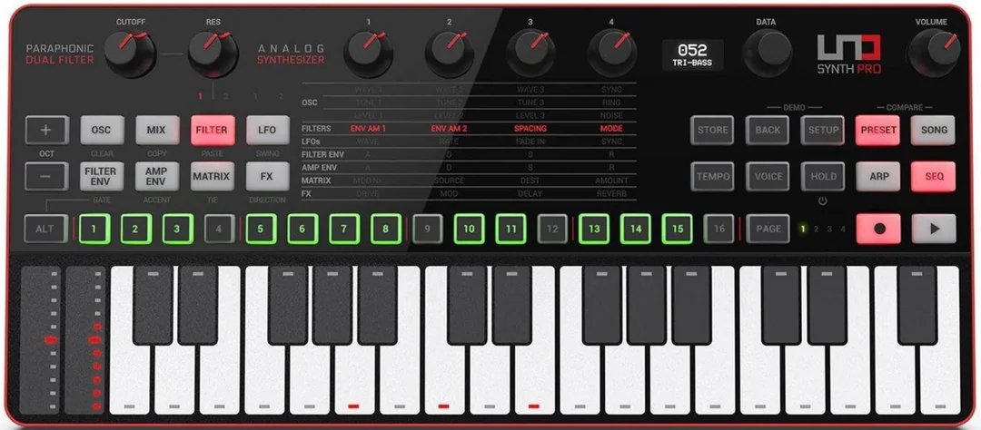 IK Multimedia UNO Synth Pro