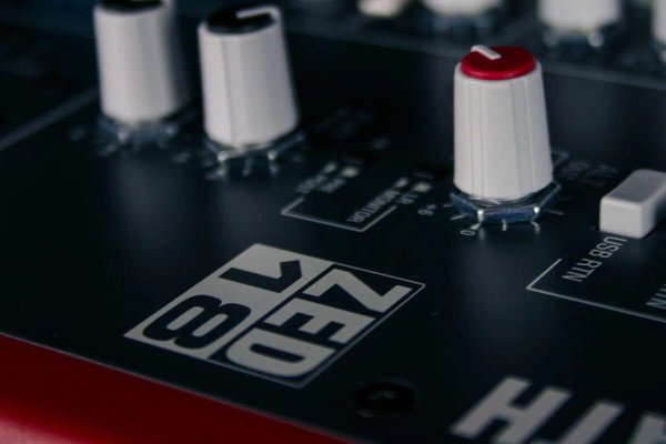 Allen & Heath ZED-14